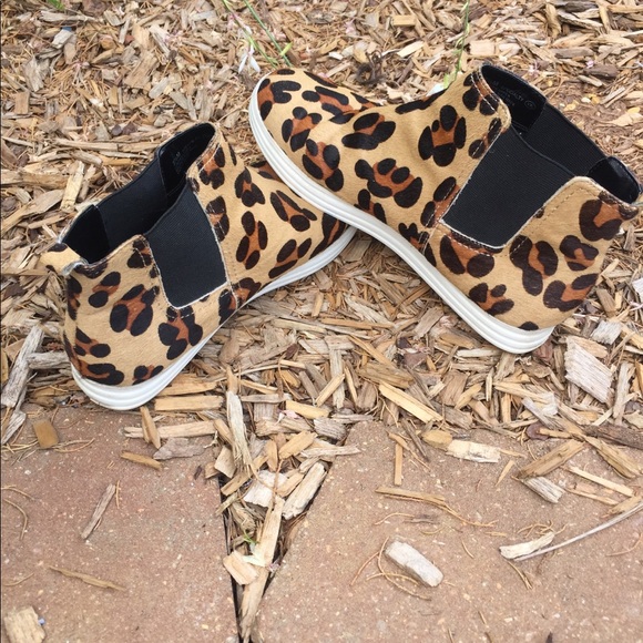 AEROSOLES Shoes - Aerosoles high top leopard flat sneakers 8 1/2